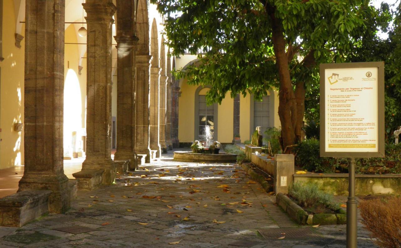 La Stanza Grande Della Luna D'Irene Naples Exterior photo